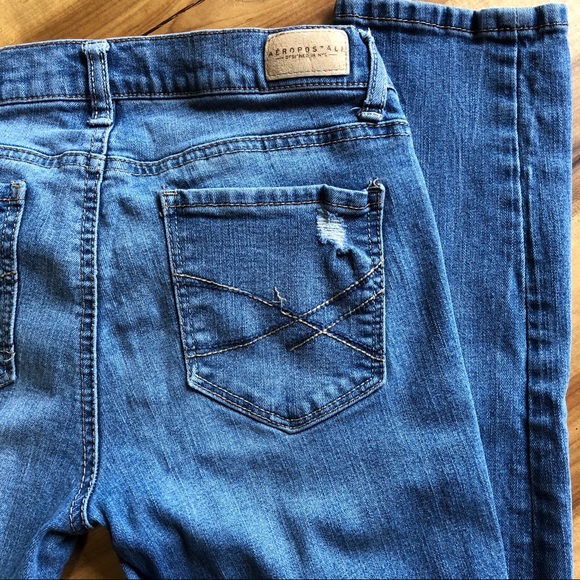 Aeropostale | Light Wash Jeans | Size 6 - Picture 7 of 7